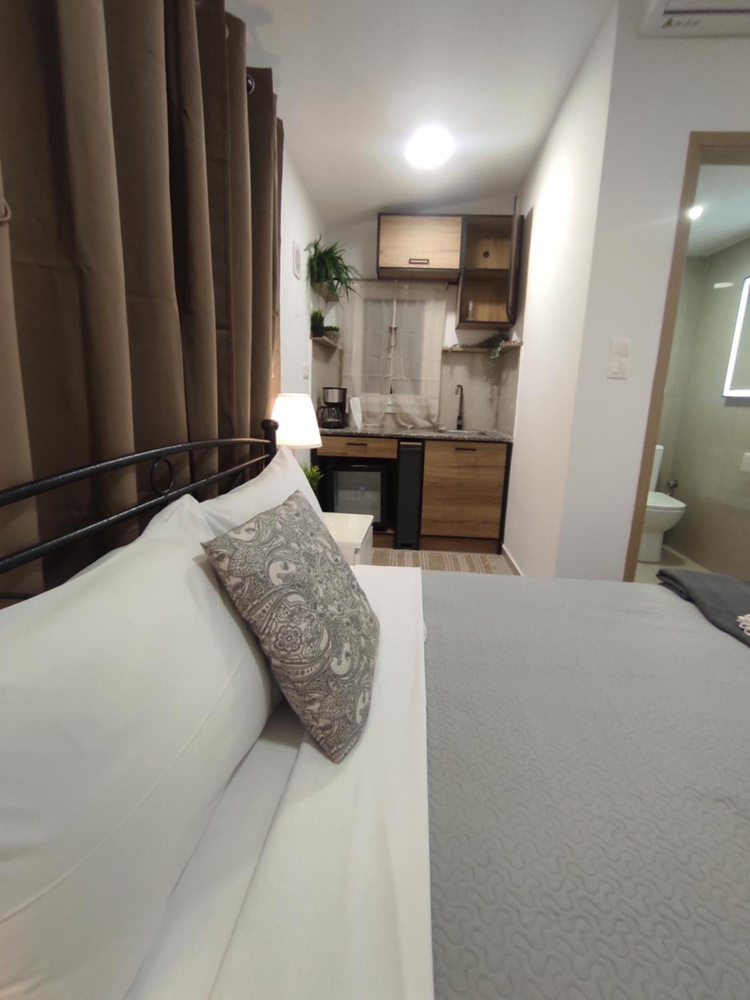 Johnson House Apartment Rafína Екстериор снимка