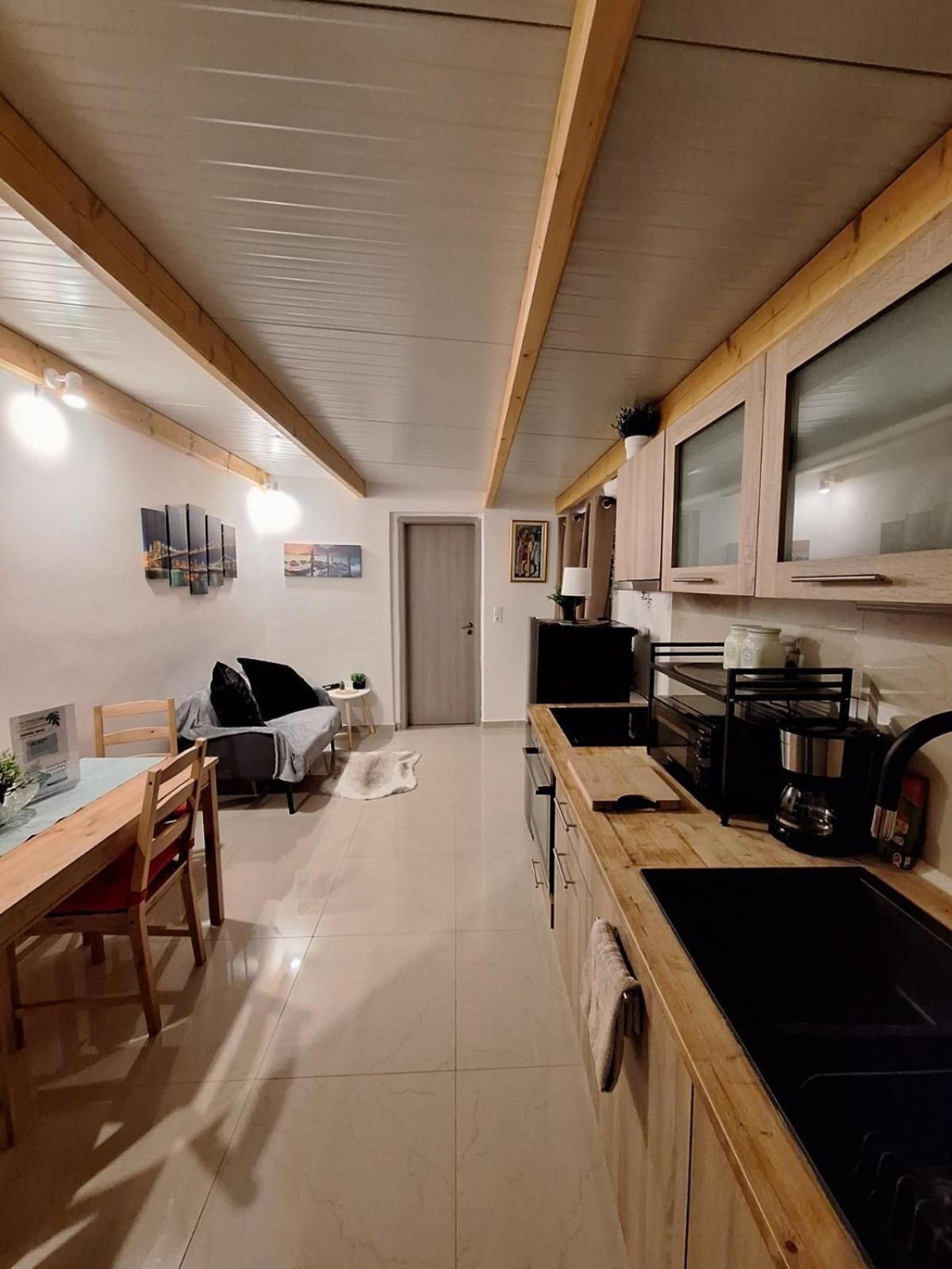 Johnson House Apartment Rafína Стая снимка