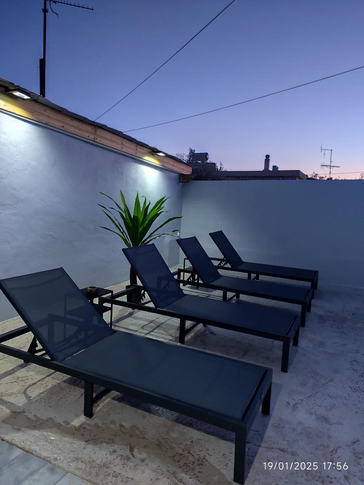 Johnson House Apartment Rafína Екстериор снимка