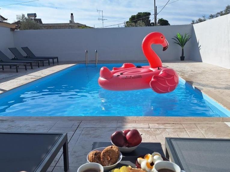 Johnson House Apartment Rafína Екстериор снимка