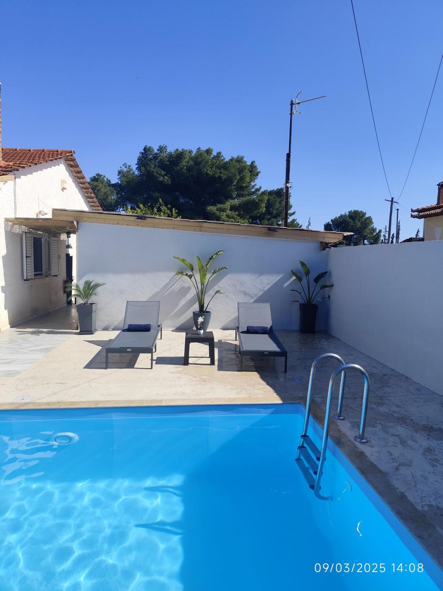 Johnson House Apartment Rafína Екстериор снимка