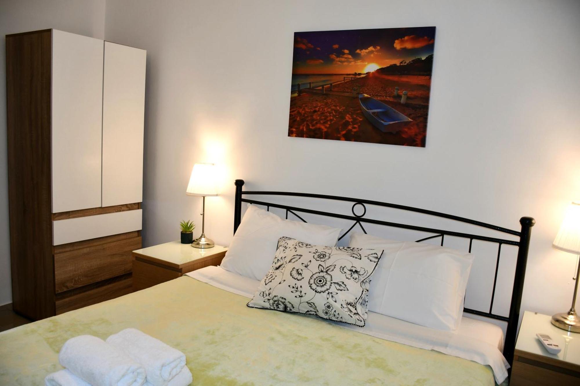 Johnson House Apartment Rafína Екстериор снимка