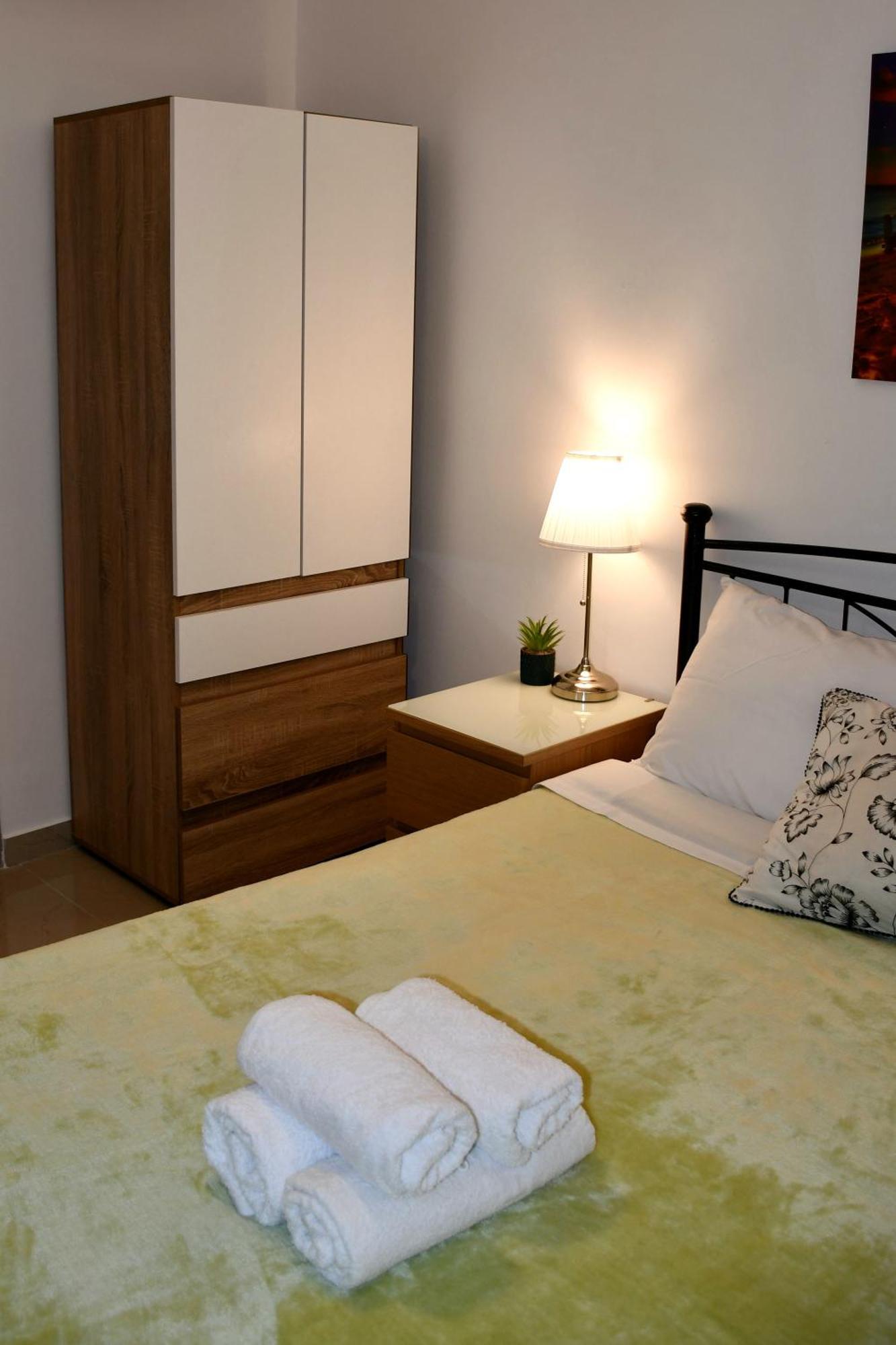 Johnson House Apartment Rafína Екстериор снимка