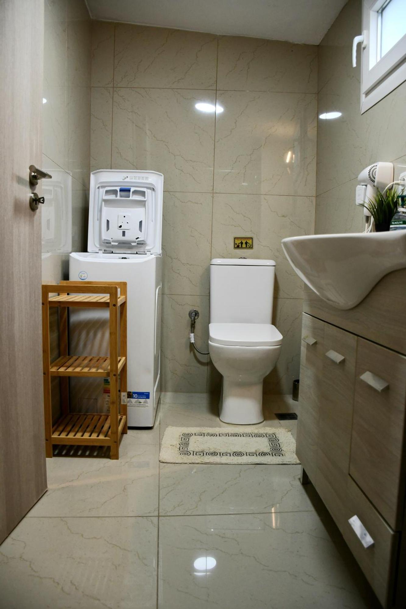 Johnson House Apartment Rafína Екстериор снимка