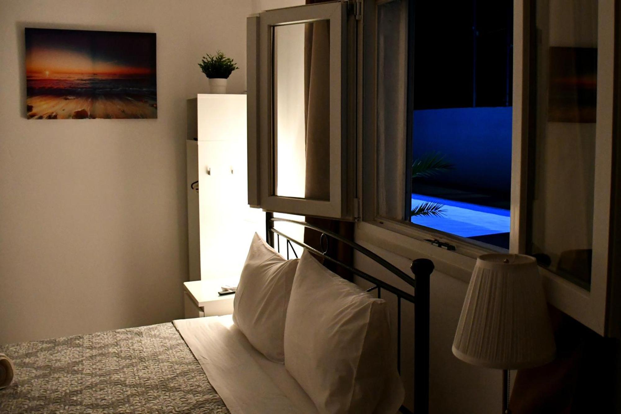 Johnson House Apartment Rafína Екстериор снимка
